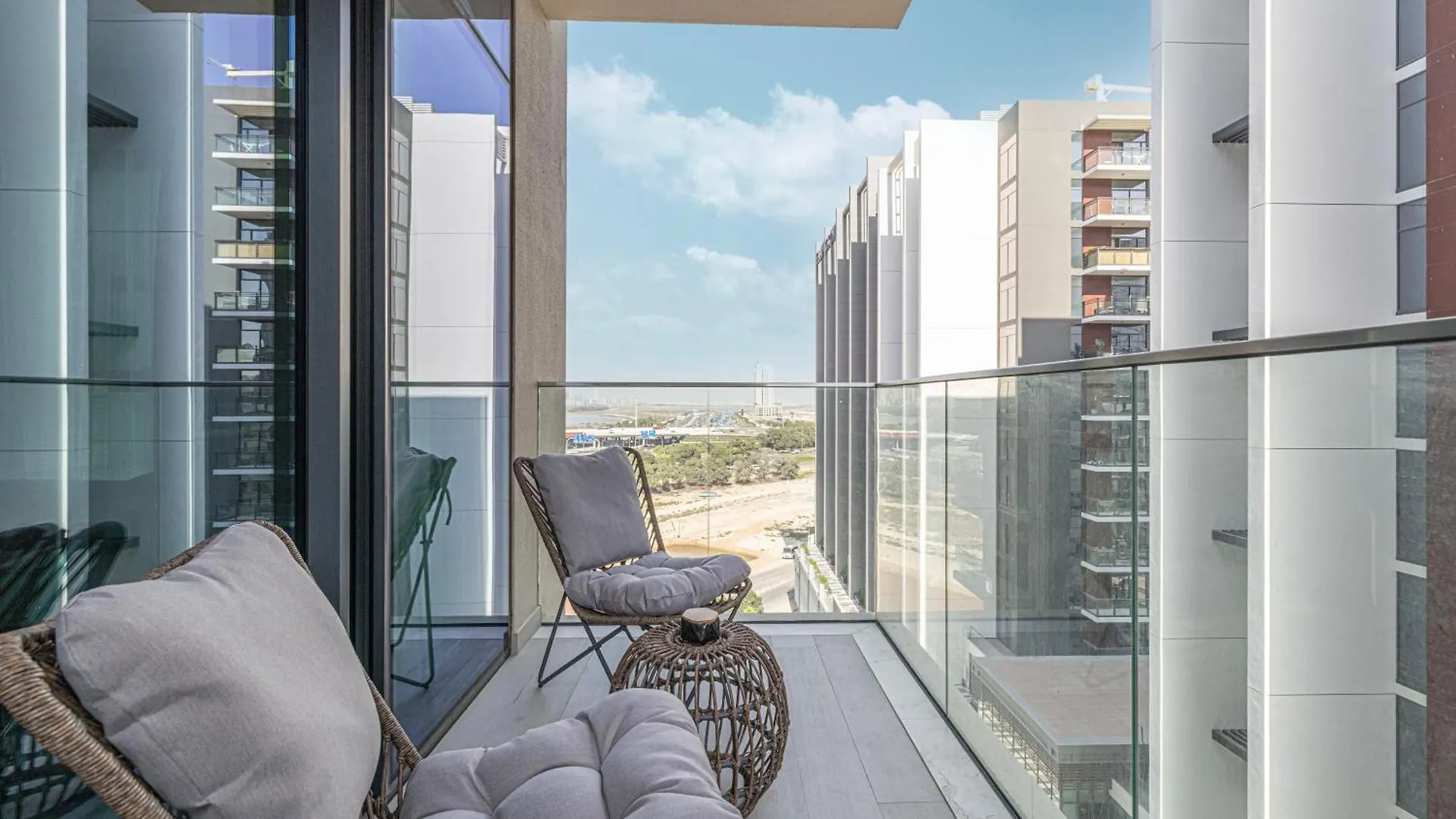 High-End 1Br-Panoramic Views, Pool With Burj Khalifa View, Padel & Rooftop Bbq Experience Dubai Appartamento