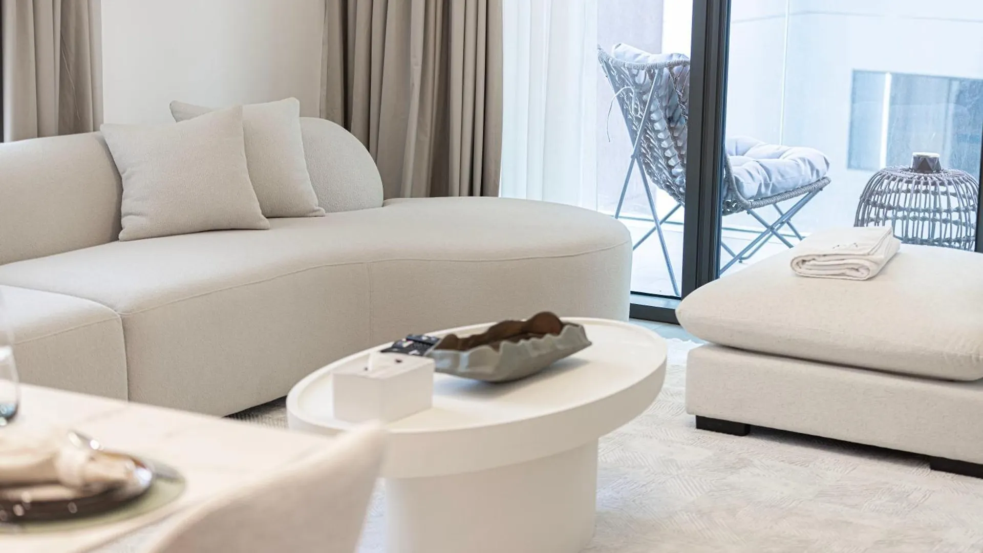 High-End 1Br-Panoramic Views, Pool With Burj Khalifa View, Padel & Rooftop Bbq Experience Dubai Appartamento