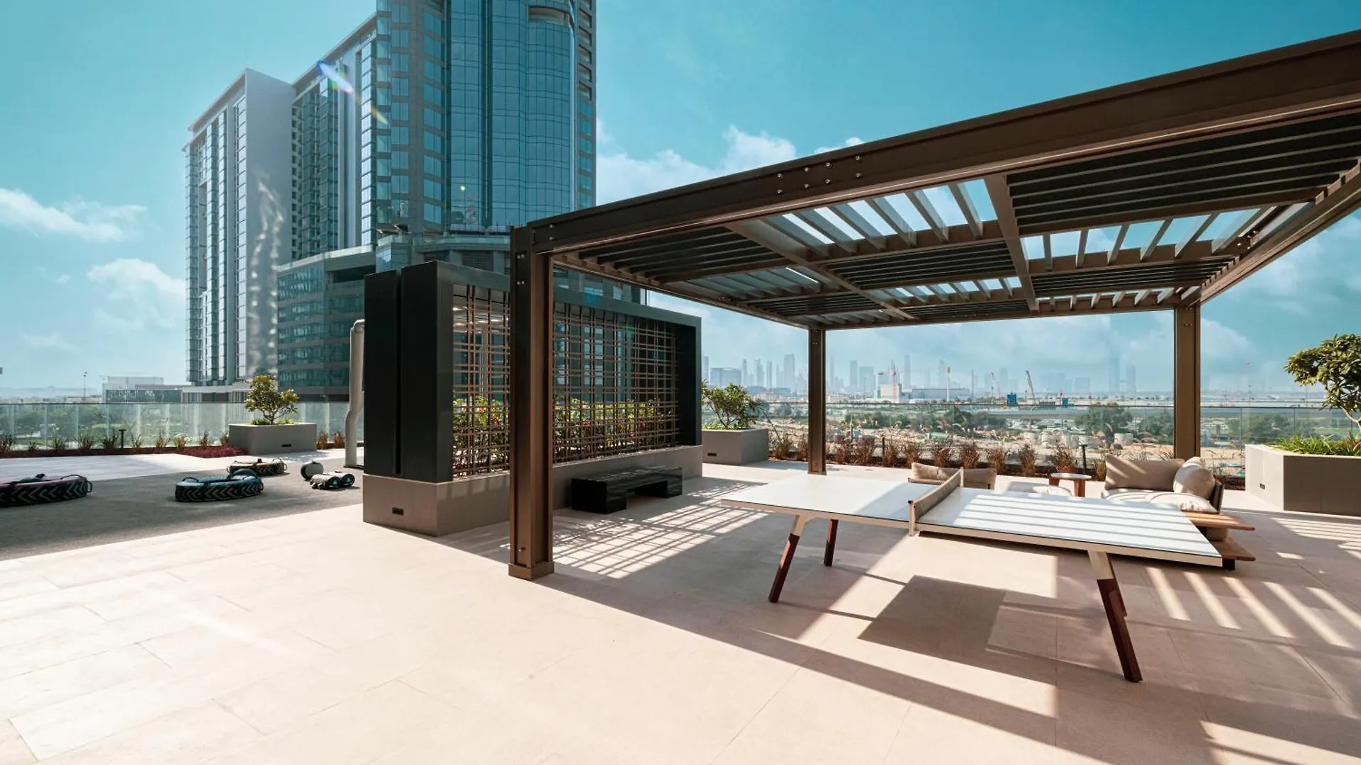 Appartamento High-End 1Br-Panoramic Views, Pool With Burj Khalifa View, Padel & Rooftop Bbq Experience Dubai Emirati Arabi Uniti