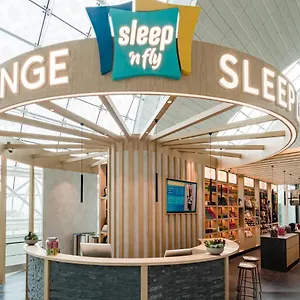  Kapselhotel Sleep 'n Fly Sleep Lounge, B-gates Terminal 3 - Transit Only